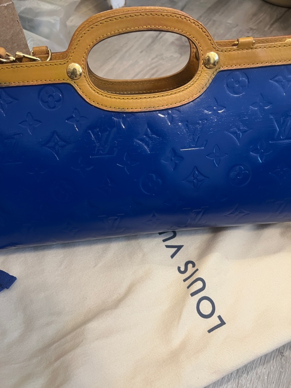 Authentic pre-loved LV Handbag with removable strap and dust bag - Picture 2 of 6